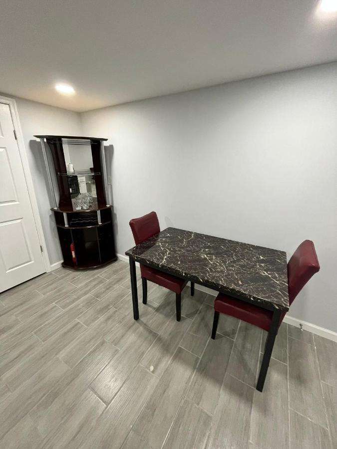Airport Xpress Guestrooms Filadelfia Esterno foto