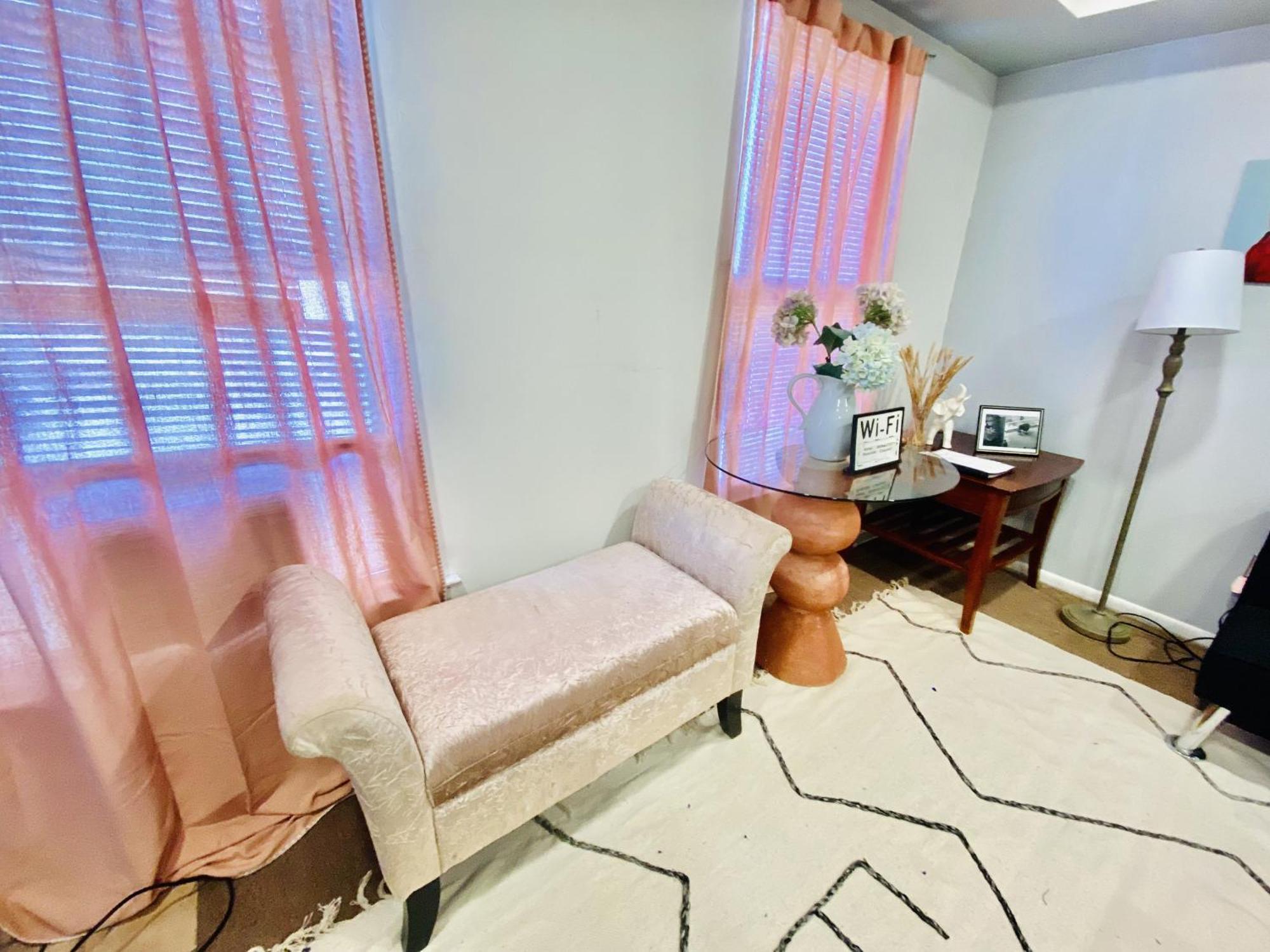 Airport Xpress Guestrooms Filadelfia Esterno foto